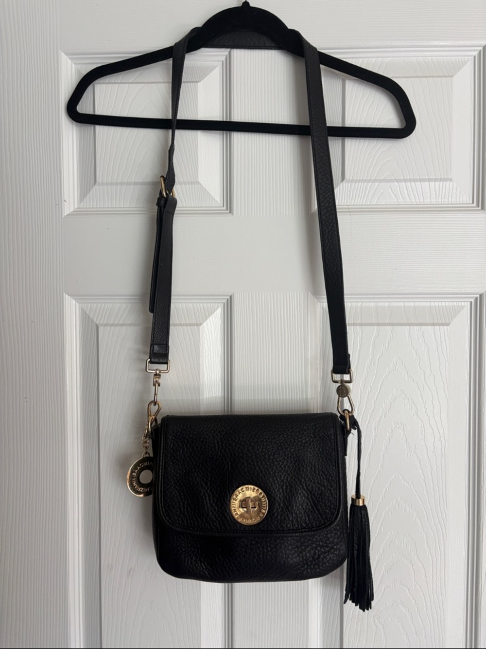 Isaac Mizrahi Black pebbled crossbody. Gold accents. Bridgehampton